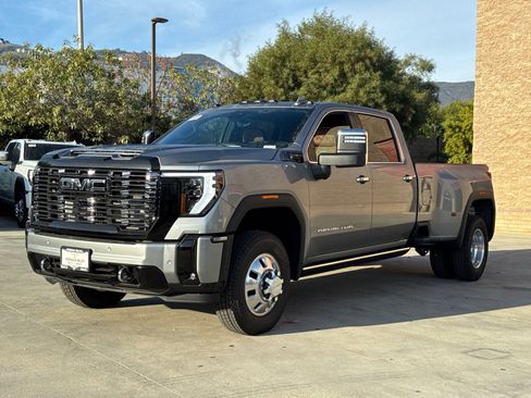 New 2026 GMC Sierra 3500 Denali Ultimate w/ LPO, Black Badging Package image 4