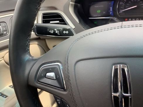 Used 2019 Lincoln MKZ Reserve FWD image 20