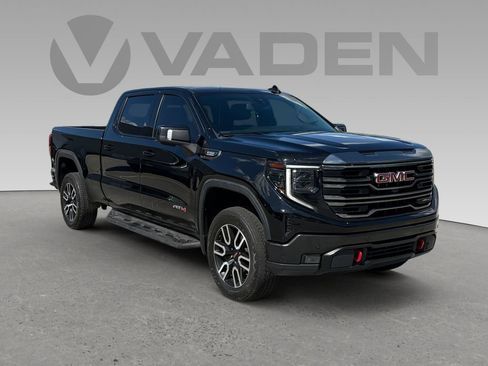Used 2023 GMC Sierra 1500 AT4 w/ AT4 Preferred Package AWD/4WD image 1