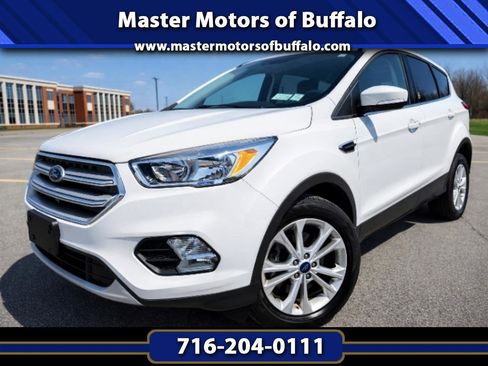 Used 2019 Ford Escape SE image 1
