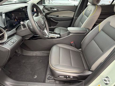 New 2026 Chevrolet Trax ACTIV w/ Driver Confidence Package FWD image 16