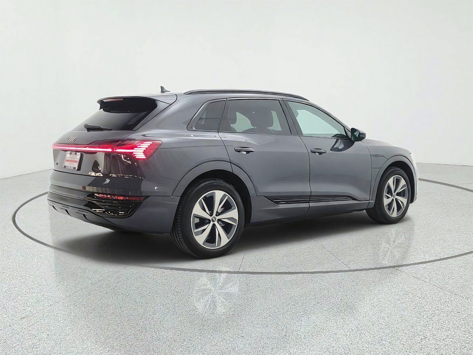 Used 2024 Audi Q8 e-tron Premium AWD/4WD image 5