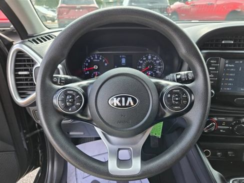 Used 2020 Kia Soul LX FWD image 30