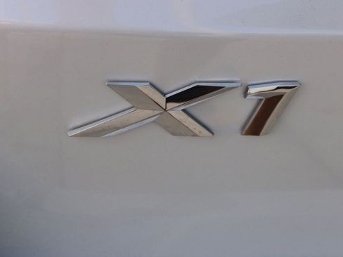 Used 2025 BMW X1 xDrive28i w/ Technology Package image 21