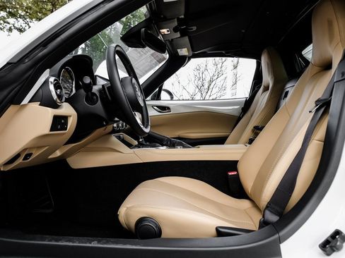 Used 2025 MAZDA MX-5 Miata RF Grand Touring image 56