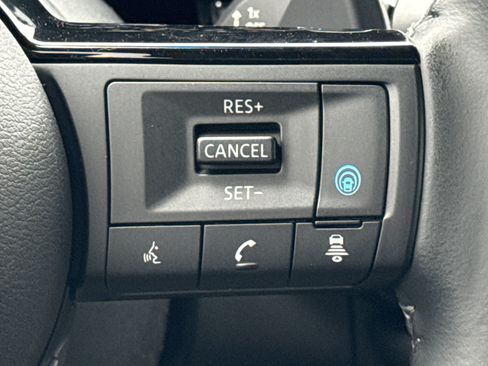 Used 2024 Nissan Pathfinder SL AWD/4WD image 20
