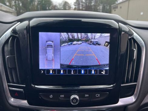 Used 2020 Chevrolet Traverse RS image 25