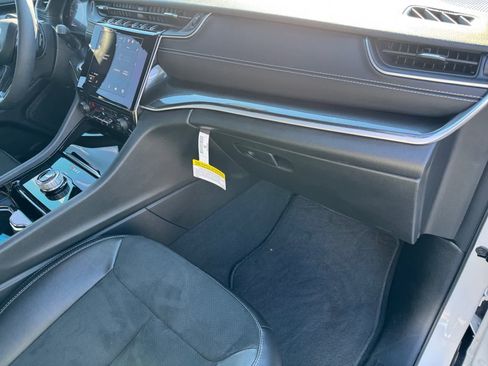 Certified 2023 Jeep Grand Cherokee Altitude image 21