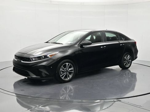 Used 2024 Kia Forte LXS FWD image 1