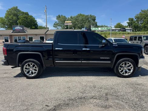 Used 2018 GMC Sierra 1500 SLT AWD/4WD image 2