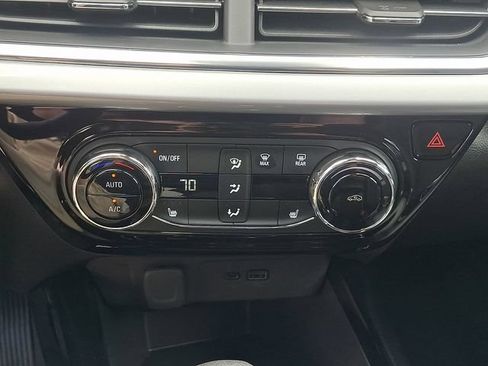 Used 2026 Chevrolet Trax LT w/ Driver Confidence Package FWD image 11