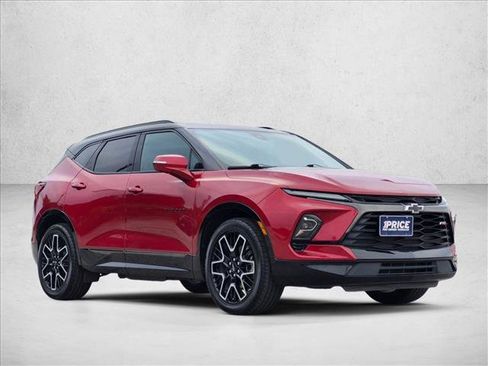Used 2023 Chevrolet Blazer RS w/ Enhanced Convenience Package AWD/4WD image 3