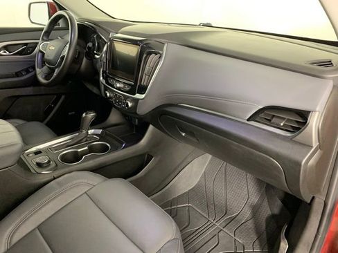 Used 2019 Chevrolet Traverse LT w/ LT Premium Package image 23