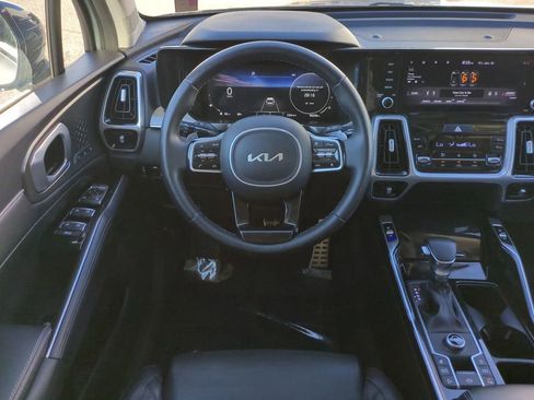 Used 2022 Kia Sorento SX image 16