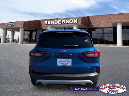 Certified 2023 Ford Escape SE w/ PHEV Premium Package FWD image 4