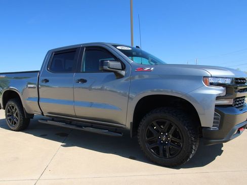 Used 2021 Chevrolet Silverado 1500 LT Trail Boss w/ Convenience Package II image 3