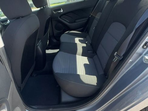 Used 2017 Kia Forte S FWD image 19