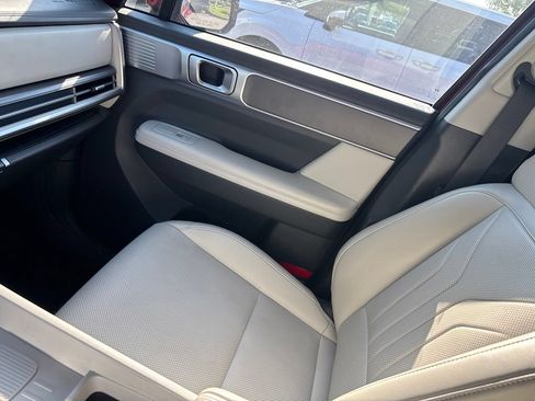 Used 2024 Hyundai Santa Fe SEL FWD image 3