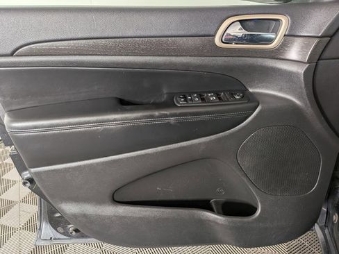 Used 2016 Jeep Grand Cherokee Laredo w/ Quick Order Package 23E image 15