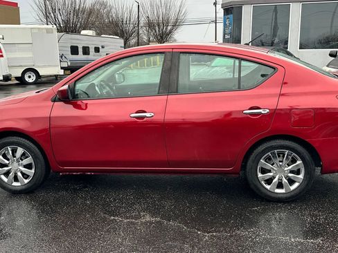 Used 2019 Nissan Versa SV image 8