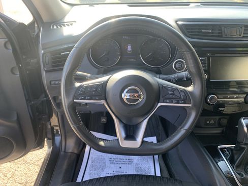 Used 2018 Nissan Rogue SV FWD image 9