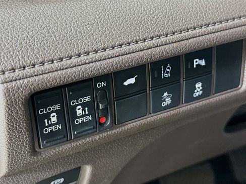 Used 2019 Honda Odyssey Touring image 9