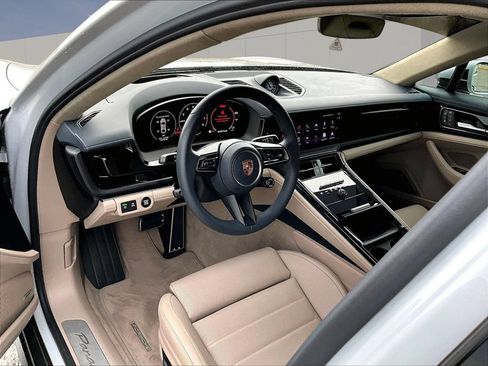 Used 2026 Porsche Panamera 4 E-Hybrid AWD/4WD image 4