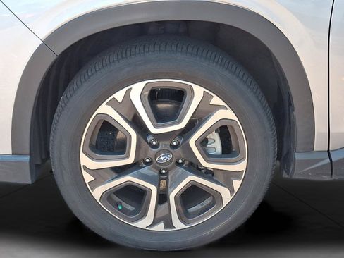 Used 2024 Subaru Ascent Limited w/ Technology Package AWD/4WD image 8
