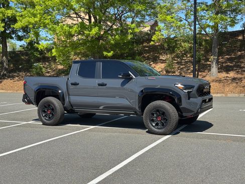 Used 2025 Toyota Tacoma TRD Pro image 16