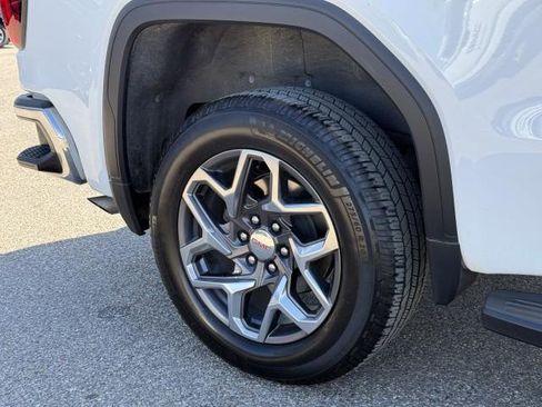 Used 2023 GMC Sierra 1500 SLT image 12