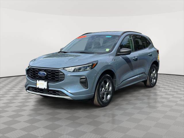 Used 2023 Ford Escape ST-Line w/ Tech Pack #1 AWD/4WD image 3