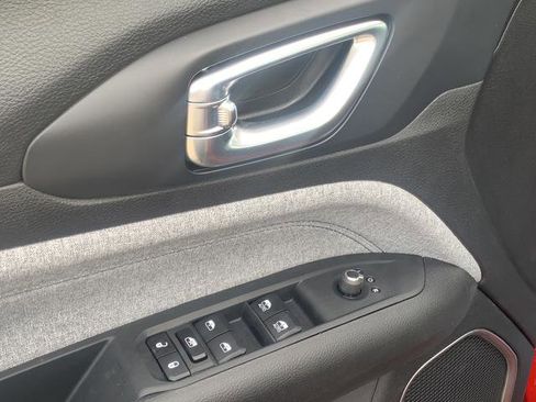 New 2026 Jeep Compass Latitude image 16