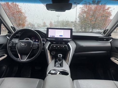 Certified 2023 Toyota Venza XLE image 22