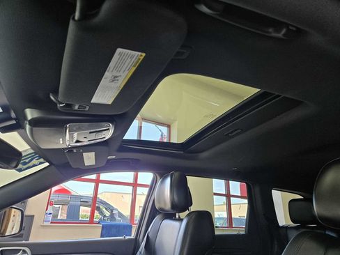 Used 2020 Jeep Grand Cherokee Limited AWD/4WD image 35