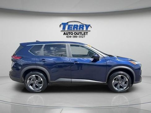 Used 2025 Nissan Rogue SV FWD image 6