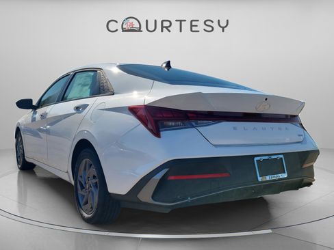 New 2026 Hyundai Elantra Blue image 4