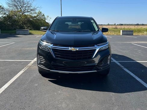 Used 2023 Chevrolet Equinox LT image 2