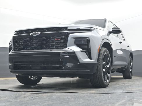 New 2026 Chevrolet Traverse RS w/ LPO, Floor Liner Package FWD image 25