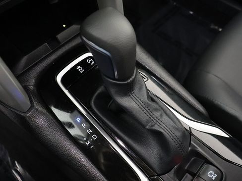 Used 2025 Toyota Corolla Cross XLE image 47