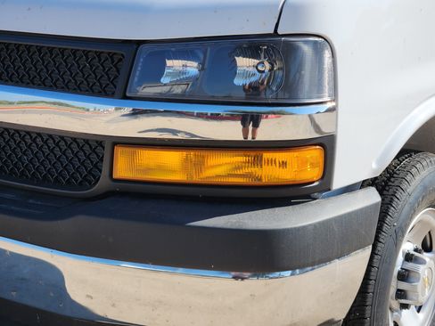 New 2025 Chevrolet Express 3500 w/ Power Convenience Package image 15