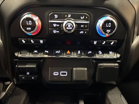 Used 2021 GMC Sierra 1500 Denali w/ Denali Premium Package AWD/4WD image 21