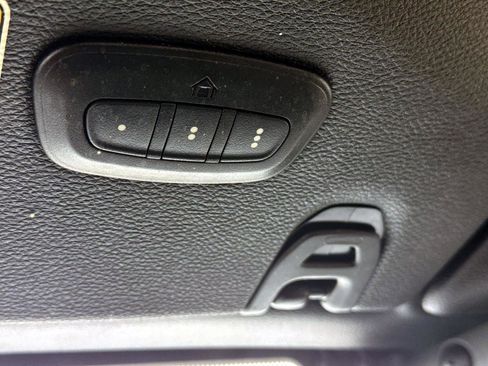 Used 2024 Jeep Wrangler Unlimited w/ Convenience Group image 15