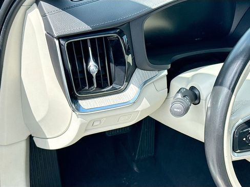 Used 2022 Volvo S60 B5 Inscription FWD image 11