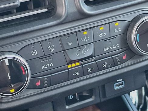 Used 2023 Ford Maverick Lariat w/ Lariat Luxury Package AWD/4WD image 16