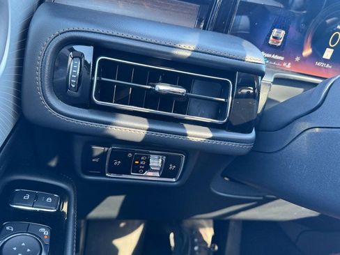 Certified 2025 Lincoln Aviator Reserve w/ Equipment Group 201A image 22