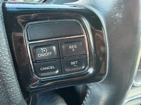 Used 2017 Dodge Grand Caravan SXT FWD image 14
