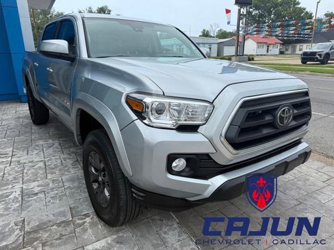 Used 2023 Toyota Tacoma SR5 RWD image 4