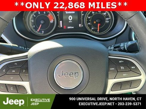 Used 2022 Jeep Cherokee Latitude w/ Sun & Sound Group image 11