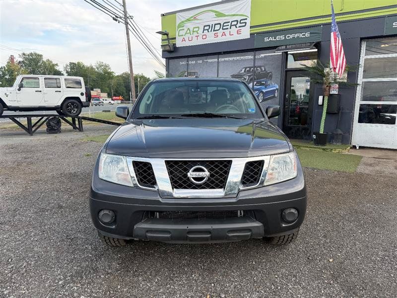 Used 2013 Nissan Frontier SV AWD/4WD image 2