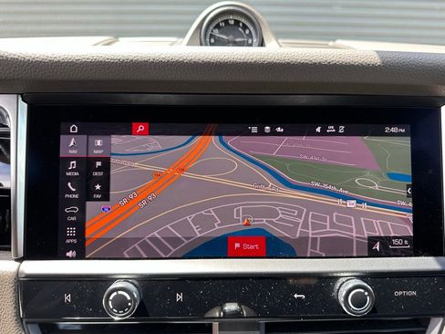 Certified 2023 Porsche Macan AWD/4WD image 33